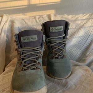 Columbia Newton Ridge Waterproof Hiking Boots